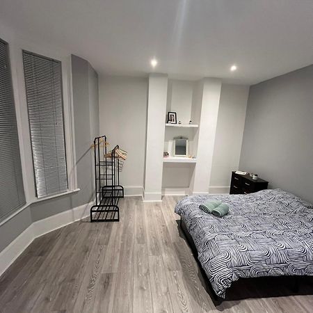 Apartamento Cozy Two Bed In Brixton Next To Station Londres Exterior foto