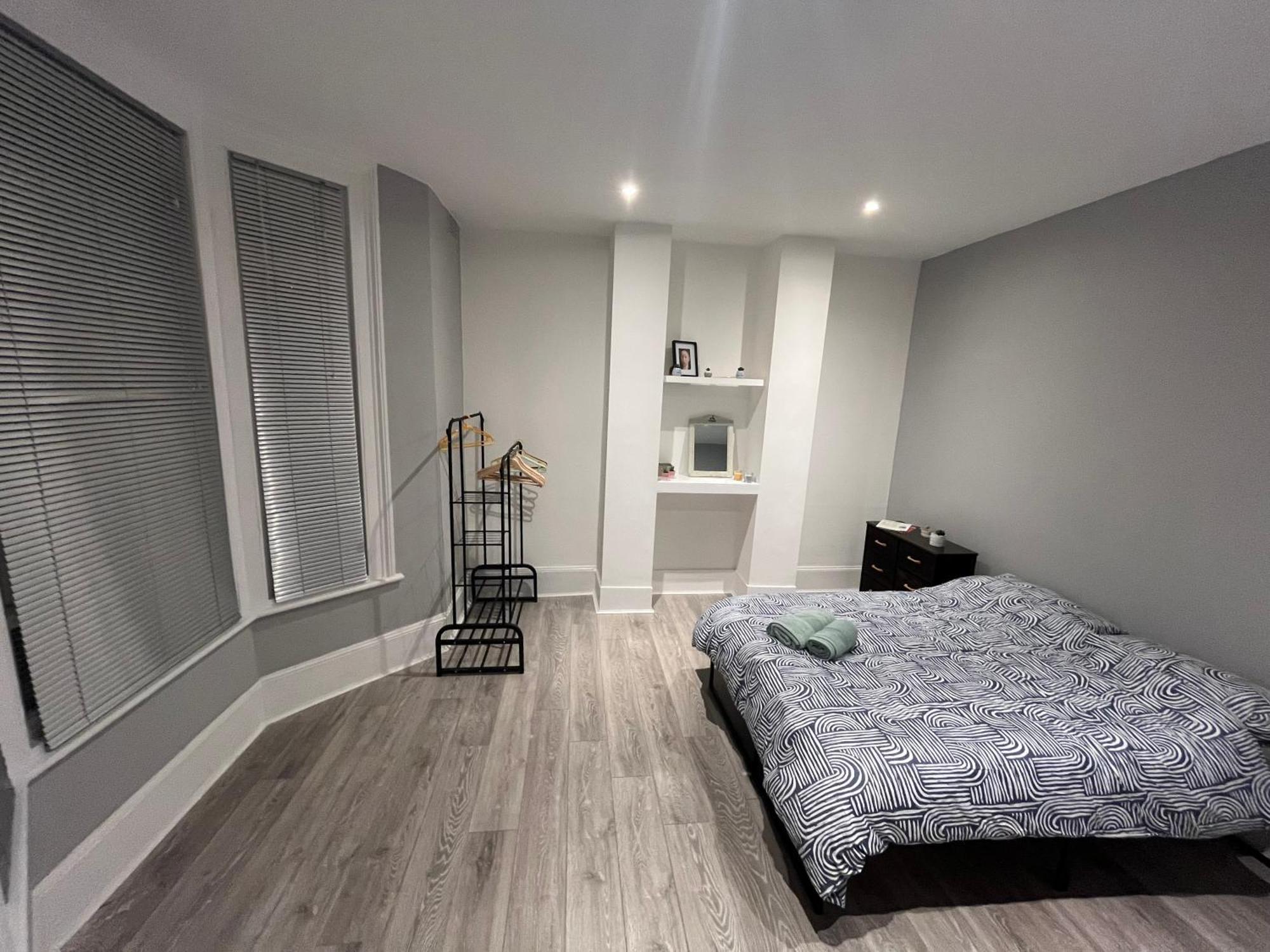 Apartamento Cozy Two Bed In Brixton Next To Station Londres Exterior foto