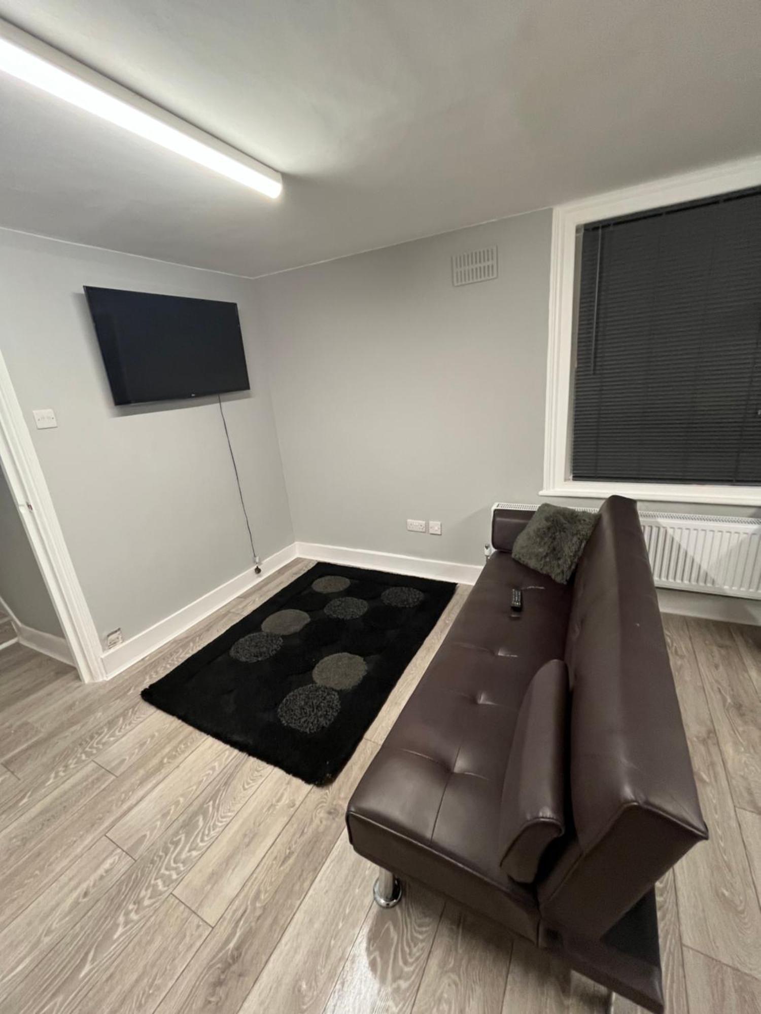 Apartamento Cozy Two Bed In Brixton Next To Station Londres Exterior foto