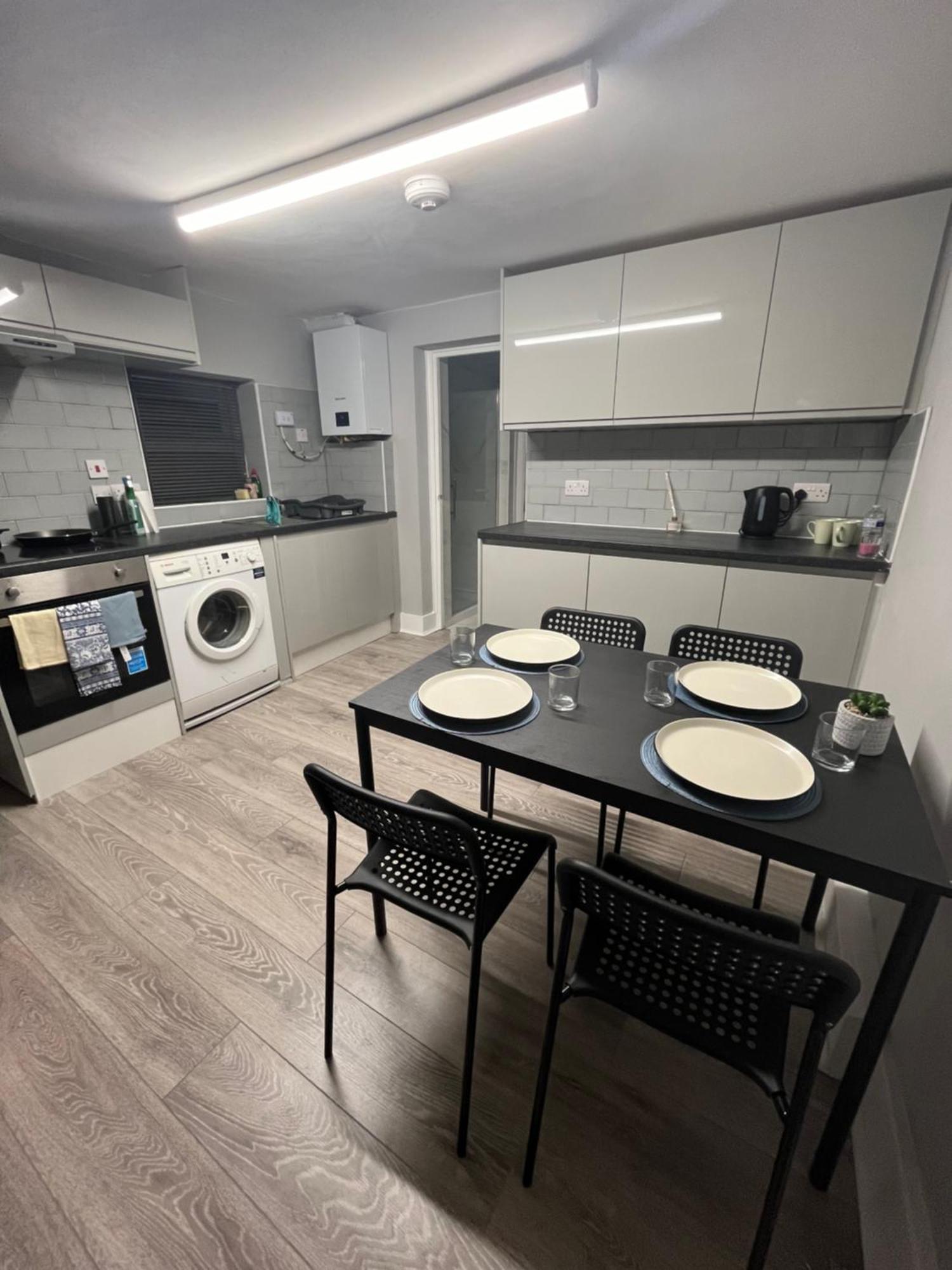 Apartamento Cozy Two Bed In Brixton Next To Station Londres Exterior foto