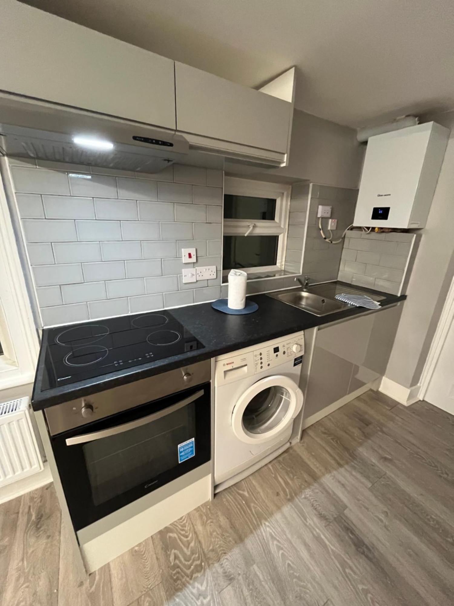 Apartamento Cozy Two Bed In Brixton Next To Station Londres Exterior foto